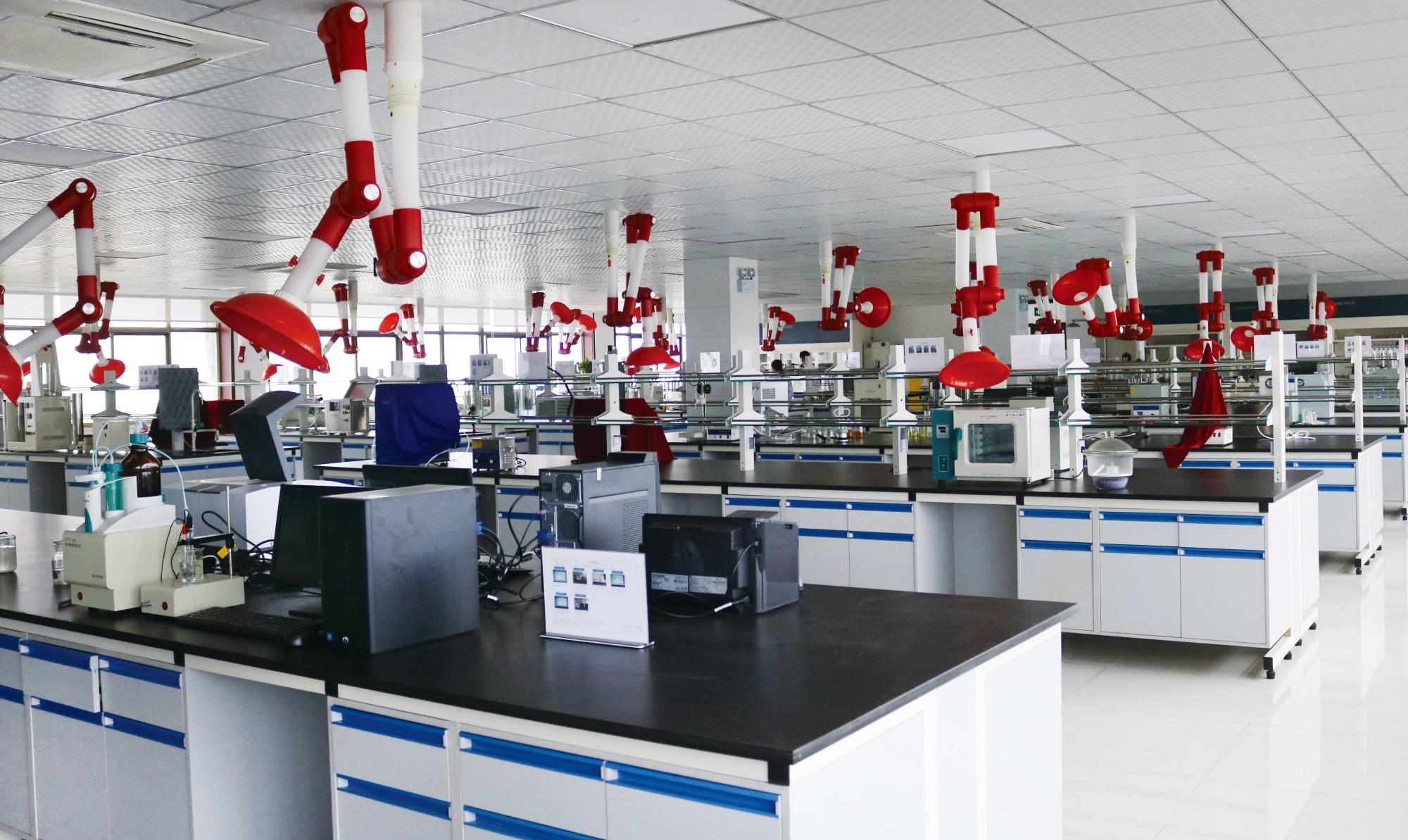 試驗室1 - 副本.jpg